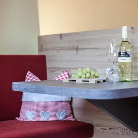 Апартаменты Haus Madeleine Нойштифт-им-Штубайталь