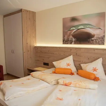 Haus Madeleine * Нойштифт-им-Штубайталь